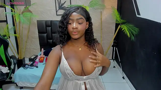 Snapshot of alana_bonny chatting on 04/15/26, 12:45 alana bonny online show from 04/15/26, 12:45
