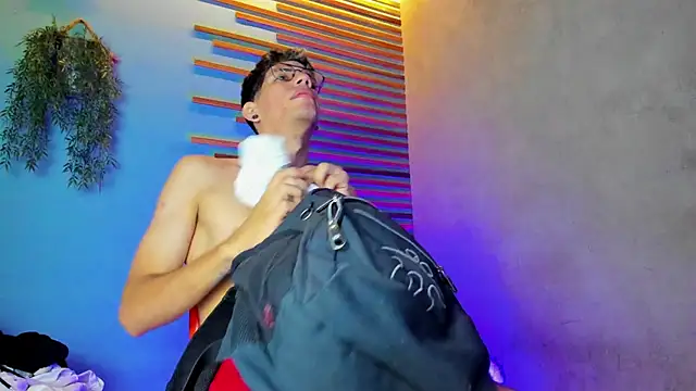 david huge online show from 10/25/25, 01:40