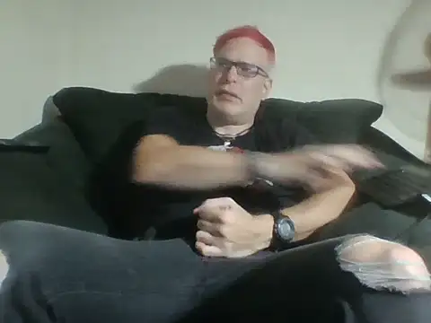 Snapshot of nerdy6 chatting on 10/21/25, 05:41 nerdy6 online show from 10/21/25, 05:41