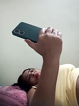 Snapshot of srimasrima chatting on 10/18/25, 04:08 srimasrima online show from 10/18/25, 04:08