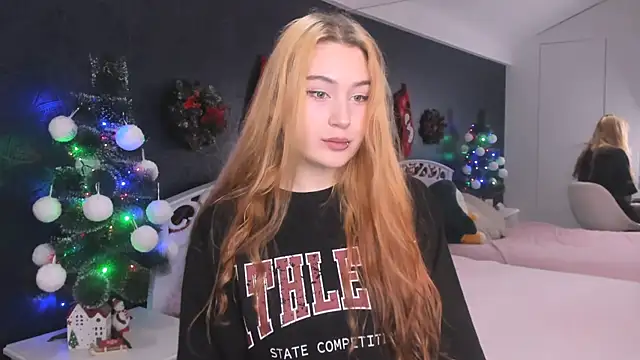 Lili Luuu online show from 12/19/25, 09:38