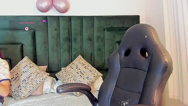 valerieMattson online show from 12/15/25, 05:28