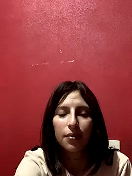 Snapshot of Alicecow20_UwU chatting on 11/18/25, 01:33 Alicecow20 UwU online show from 11/18/25, 01:33