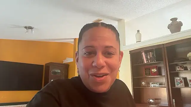 PrettyKittyMia online show from 05/25/26, 08:15