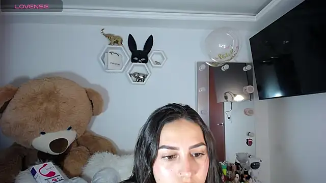 Snapshot of channel-rose1 chatting on 03/06/26, 08:11 channel-rose1 online show from 03/06/26, 08:11