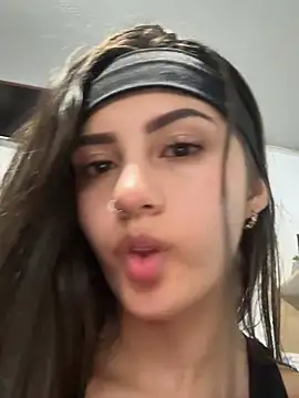 Snapshot of channel-rose1 chatting on 04/02/26, 01:58 channel-rose1 online show from 04/02/26, 01:58