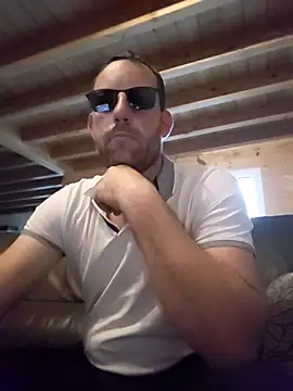 Snapshot of BrunJulienMetis chatting on 05/18/26, 06:58 BrunJulienMetis online show from 05/18/26, 06:58