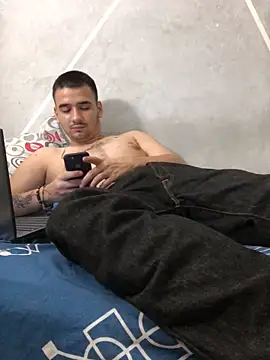 Snapshot of Cesar_Augusto chatting on 10/19/25, 06:03 Cesar Augusto online show from 10/19/25, 06:03