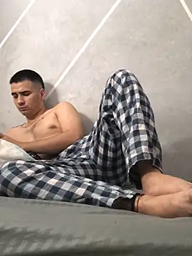 Snapshot of Cesar_Augusto chatting on 10/25/25, 01:57 Cesar Augusto online show from 10/25/25, 01:57