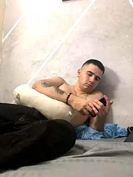 Snapshot of Cesar_Augusto chatting on 10/26/25, 12:49 Cesar Augusto online show from 10/26/25, 12:49