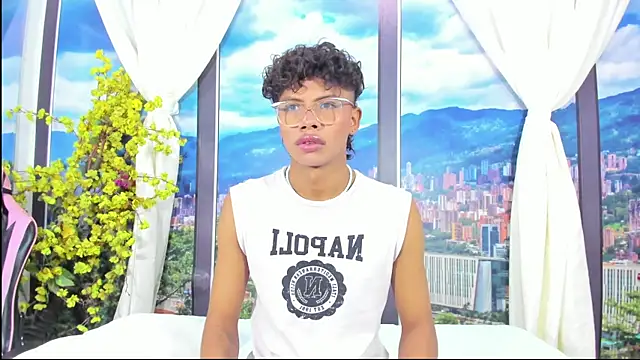 MilthonDelis online show from 09/18/25, 04:25