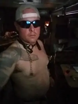 Snapshot of JoeyUhOh chatting on 12/21/25, 06:09 JoeyUhOh online show from 12/21/25, 06:09