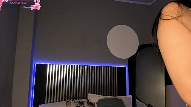 Snapshot of Emilybeltons chatting on 10/09/25, 08:07 Emilybeltons online show from 10/09/25, 08:07