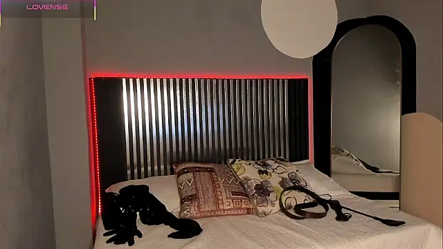 Snapshot of Emilybeltons chatting on 10/17/25, 08:22 Emilybeltons online show from 10/17/25, 08:22