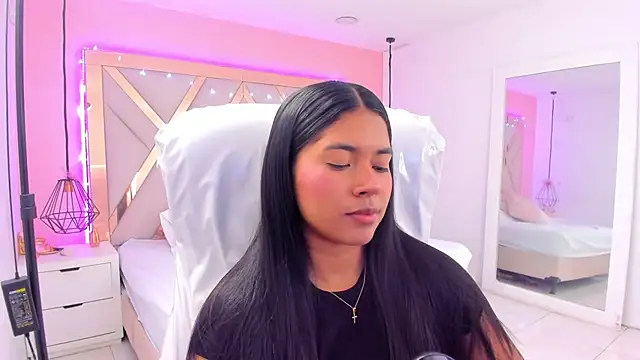 Snapshot of samantaa_shy chatting on 03/06/26, 02:30 samantaa shy online show from 03/06/26, 02:30