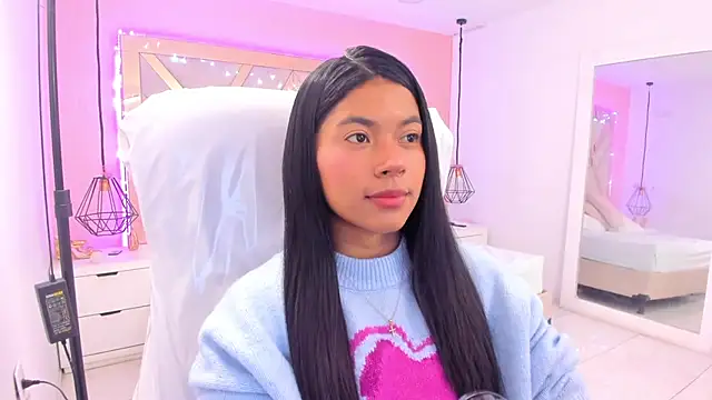 Snapshot of samantaa_shy chatting on 03/18/26, 02:37 samantaa shy online show from 03/18/26, 02:37