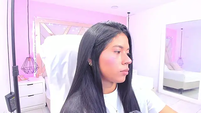 Snapshot of samantaa_shy chatting on 03/21/26, 11:41 samantaa shy online show from 03/21/26, 11:41