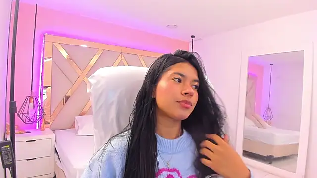 Snapshot of samantaa_shy chatting on 04/11/26, 02:38 samantaa shy online show from 04/11/26, 02:38