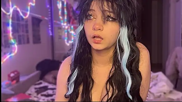 nikoli naw online show from 10/26/25, 02:12