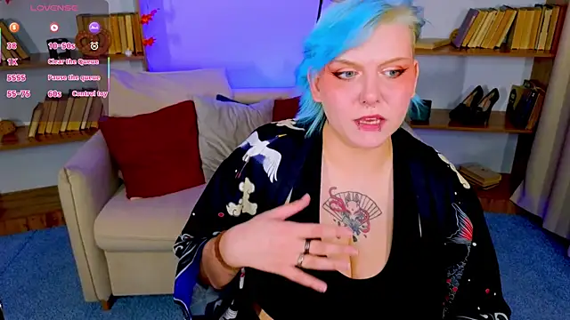 Snapshot of bluelunaray chatting on 09/29/25, 10:53 bluelunaray online show from 09/29/25, 10:53