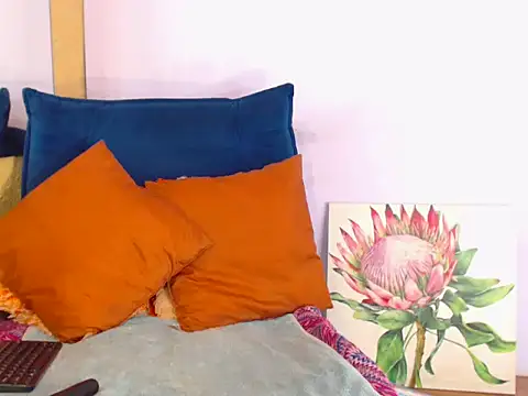 Snapshot of SexyScarlet101 chatting on 01/08/26, 06:43 SexyScarlet101 online show from 01/08/26, 06:43