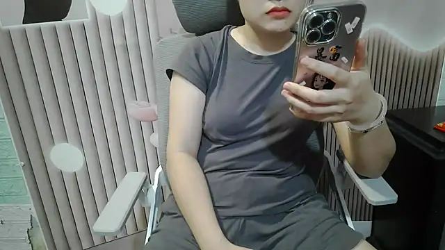 Snapshot of Emachiii chatting on 09/09/25, 12:21 Emachiii online show from 09/09/25, 12:21