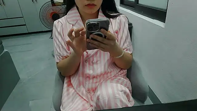 Snapshot of Emachiii chatting on 05/07/26, 01:05 Emachiii online show from 05/07/26, 01:05
