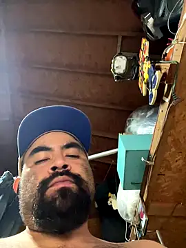 Snapshot of Jonathanfrom420 chatting on 01/05/26, 05:38 Jonathanfrom420 online show from 01/05/26, 05:38