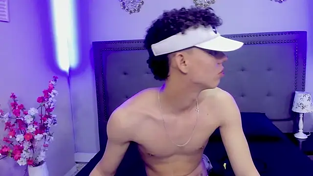 Snapshot of JoseLucian chatting on 11/15/25, 01:47 JoseLucian online show from 11/15/25, 01:47