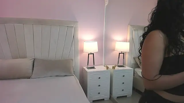 Snapshot of LittleeStar chatting on 09/27/25, 03:44 LittleeStar online show from 09/27/25, 03:44