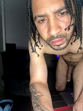 Snapshot of KingKevo27 chatting on 10/04/25, 06:11 KingKevo27 online show from 10/04/25, 06:11