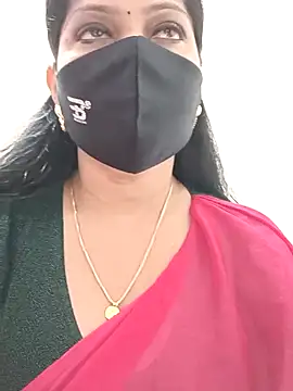 Snapshot of shivani27 chatting on 09/18/25, 07:54 shivani27 online show from 09/18/25, 07:54