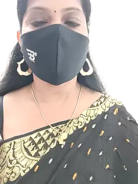 Snapshot of shivani27 chatting on 09/21/25, 03:35 shivani27 online show from 09/21/25, 03:35