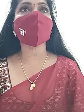 Snapshot of shivani27 chatting on 11/25/25, 09:15 shivani27 online show from 11/25/25, 09:15