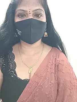 Snapshot of shivani27 chatting on 07/01/26, 02:40 shivani27 online show from 07/01/26, 02:40