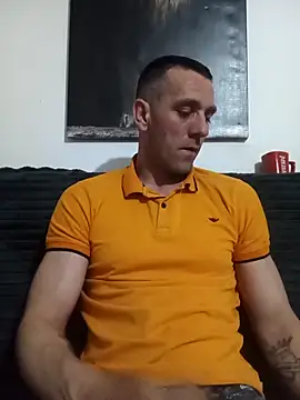 Snapshot of YzabellFabioo chatting on 04/13/26, 08:14 YzabellFabioo online show from 04/13/26, 08:14