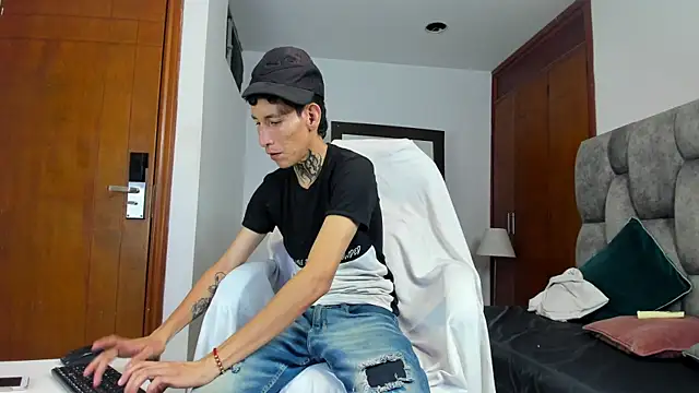 Davide 444 online show from 10/11/25, 01:16