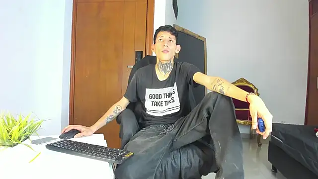 Davide 444 online show from 10/15/25, 04:23