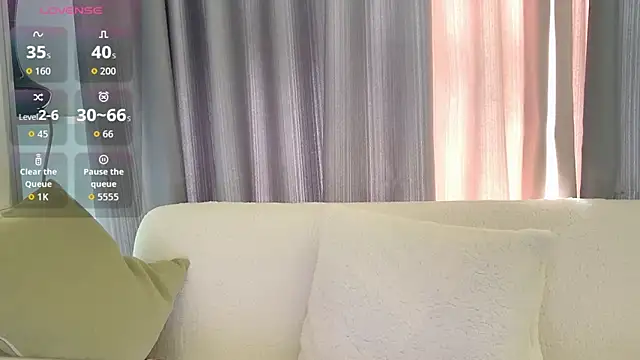 Snapshot of LunaDeVaal chatting on 04/11/26, 05:34 LunaDeVaal online show from 04/11/26, 05:34