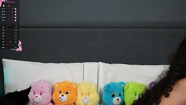 Snapshot of Victoria_Curly chatting on 12/22/25, 03:14 Victoria Curly online show from 12/22/25, 03:14