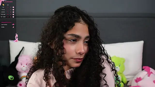 Snapshot of Victoria_Curly chatting on 12/23/25, 03:15 Victoria Curly online show from 12/23/25, 03:15