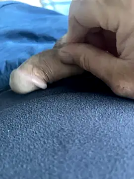 Snapshot of BobKat chatting on 10/05/25, 07:50 BobKat online show from 10/05/25, 07:50