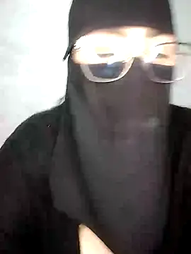 Snapshot of Arabic-loka chatting on 11/17/25, 07:19 Arabic-loka online show from 11/17/25, 07:19