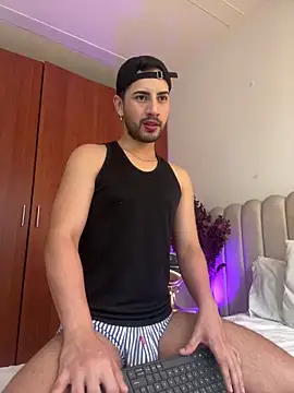 Snapshot of Dark_beauty2 chatting on 10/22/25, 10:09 Dark beauty2 online show from 10/22/25, 10:09