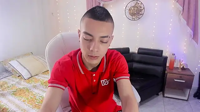 Snapshot of Dereck_Boy8 chatting on 10/06/25, 08:28 Dereck Boy8 online show from 10/06/25, 08:28