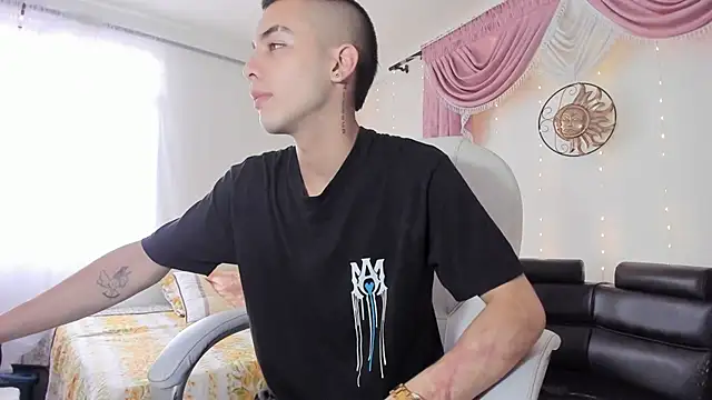 Snapshot of Dereck_Boy8 chatting on 10/07/25, 07:22 Dereck Boy8 online show from 10/07/25, 07:22