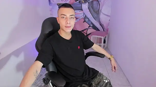 Snapshot of Dereck_Boy8 chatting on 11/04/25, 08:19 Dereck Boy8 online show from 11/04/25, 08:19