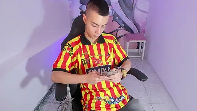 Snapshot of Dereck_Boy8 chatting on 11/07/25, 07:36 Dereck Boy8 online show from 11/07/25, 07:36