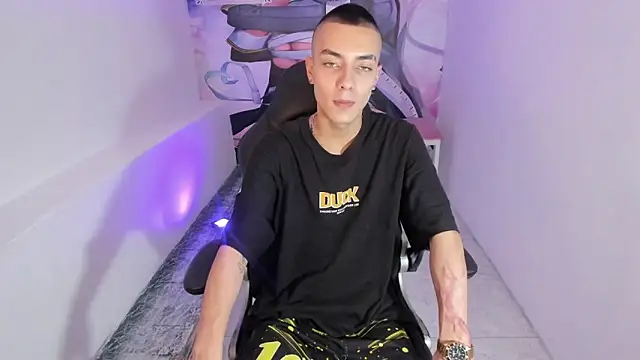 Snapshot of Dereck_Boy8 chatting on 11/10/25, 08:30 Dereck Boy8 online show from 11/10/25, 08:30