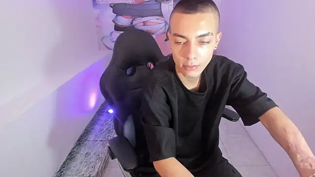 Snapshot of Dereck_Boy8 chatting on 11/12/25, 08:52 Dereck Boy8 online show from 11/12/25, 08:52